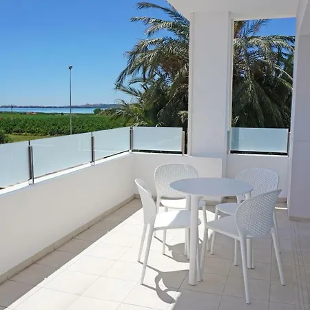 La Laguna Ii Luxury Apartment *